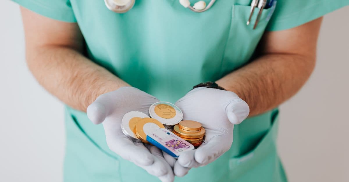 8 Ways Case Management Software Reduces Operational Costs in Healthcare
