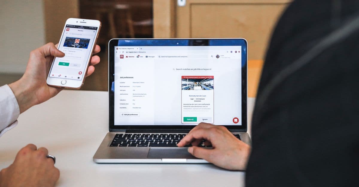 Improving Communication and Collaboration in Construction Projects through Mobile Apps and Web Platforms