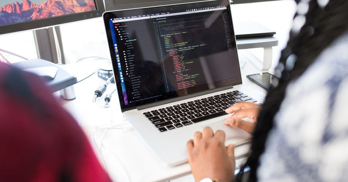 ReactJS vs VueJS : Comparison and what to choose in 2024