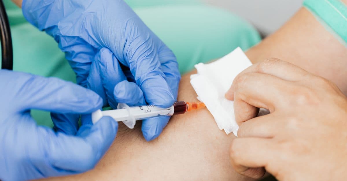 The Top 10 Must-Have Features in a Laboratory Mobile App for Patients and Phlebotomists