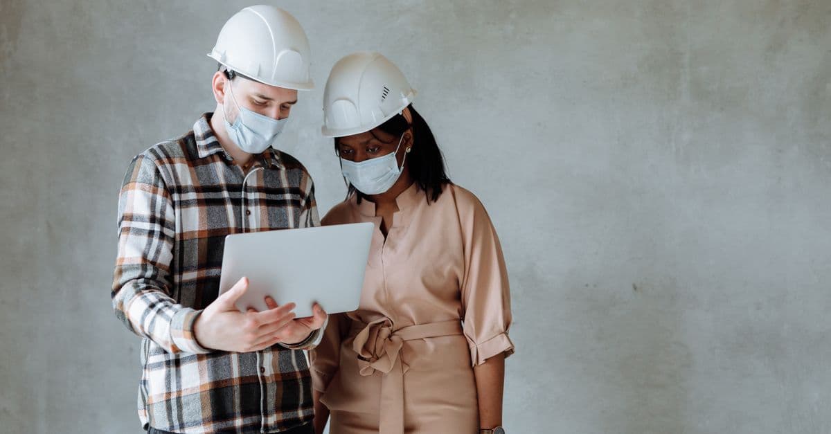 Top 10 Must-Have Features for Construction Management Apps