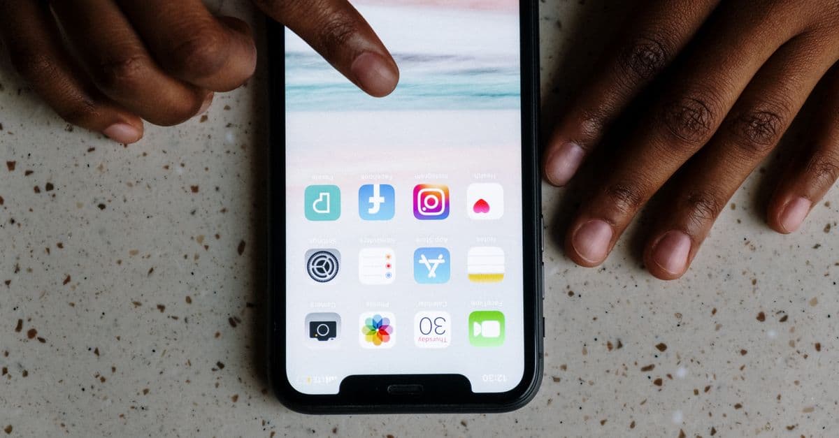 What is the cost of maintaining a mobile app?
